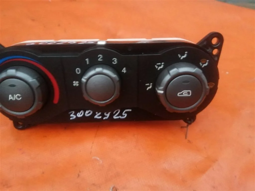 Блок управления кондиционером и климатом Hyundai