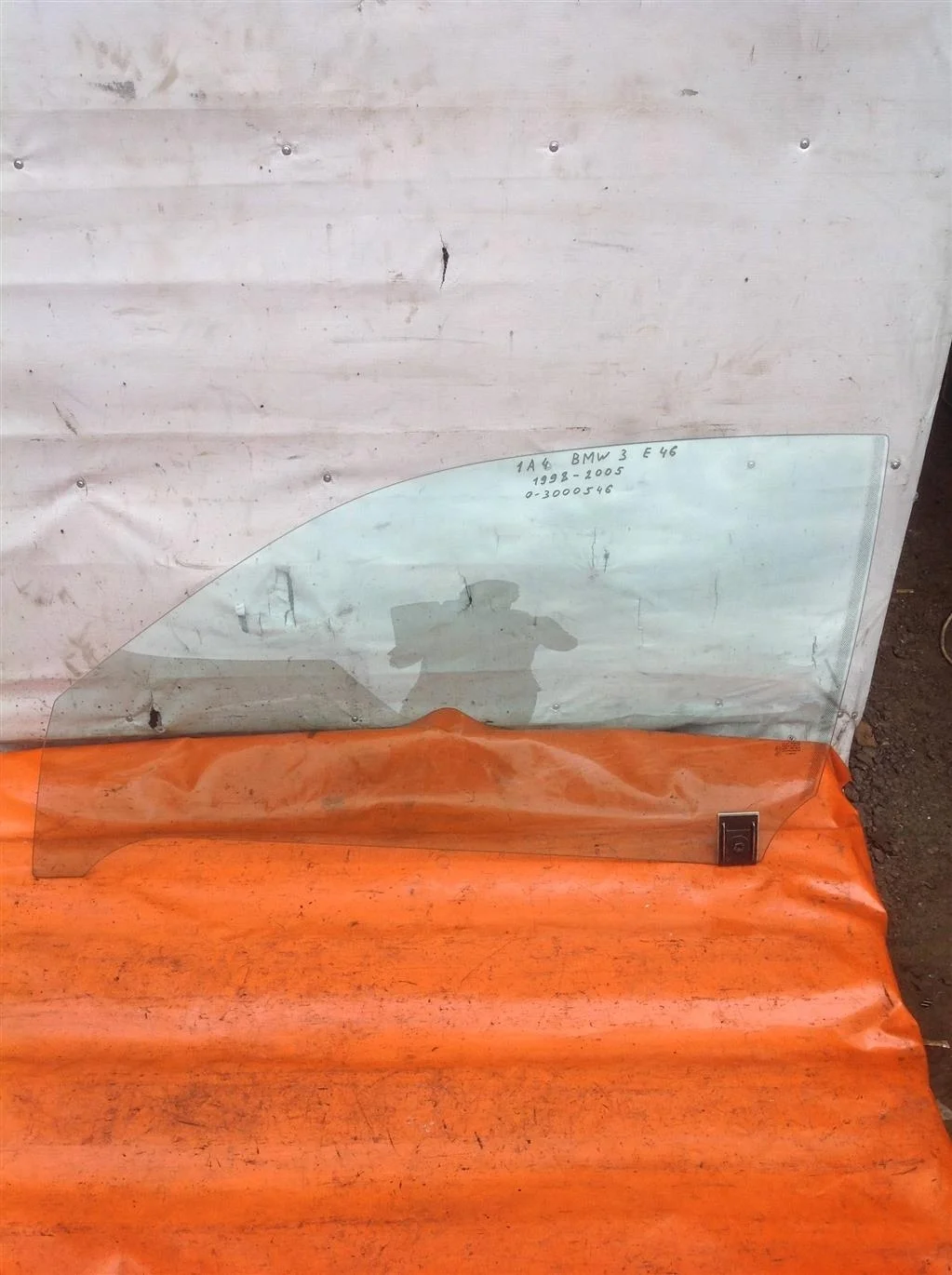 Стекло двери передней левой BMW 3-серия E46 (1998