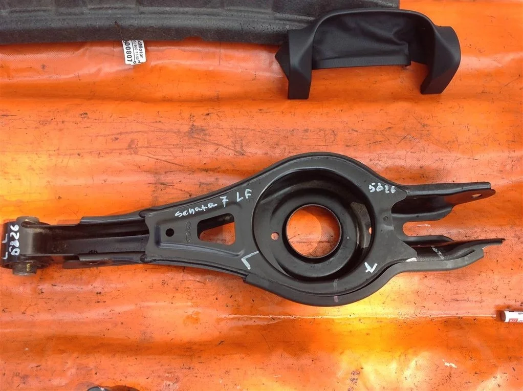 Рычаг задний нижний левый Hyundai Sonata 7 LF (20