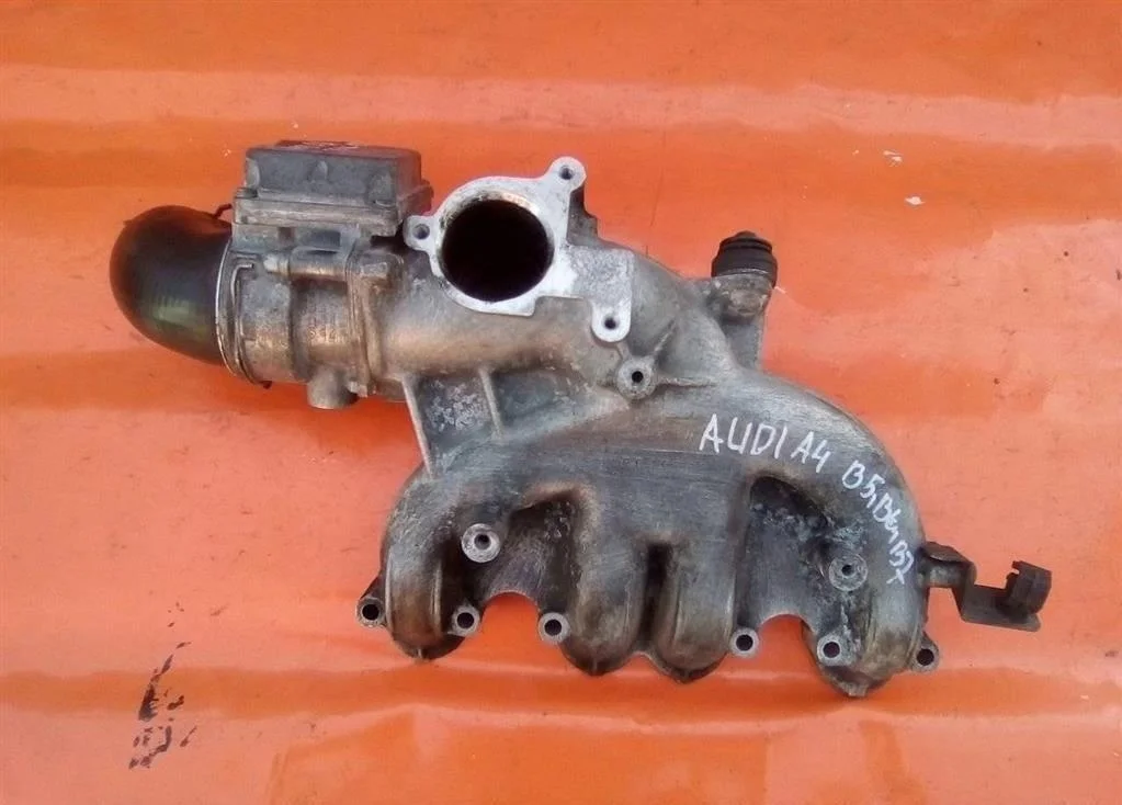 Коллектор впускной Audi A4  B5 (1994-2000)