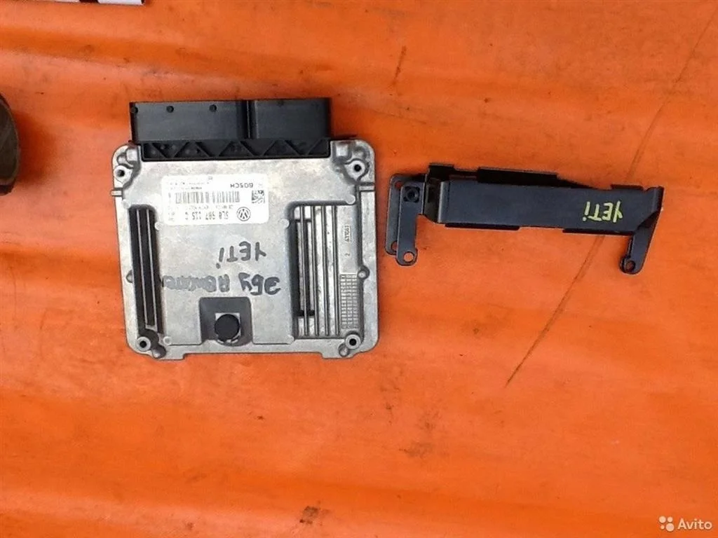 Блок управления  двигателя Skoda Yeti 1.8 4WD(200