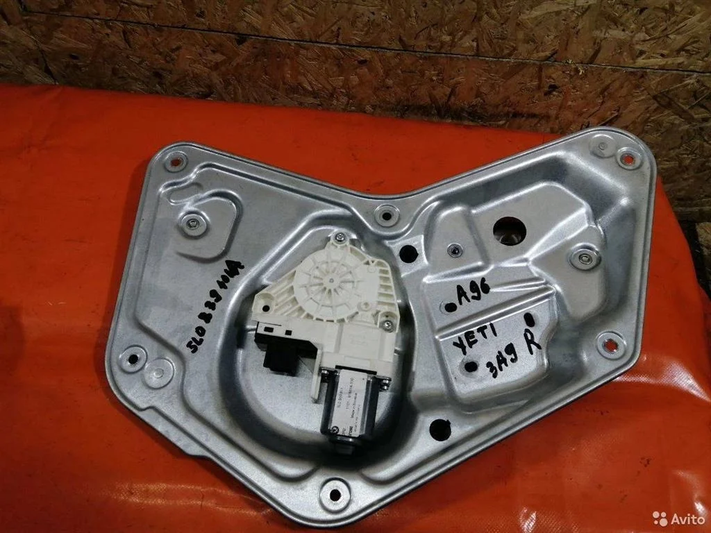 Стеклоподъемник электро передний правый Skoda Yet