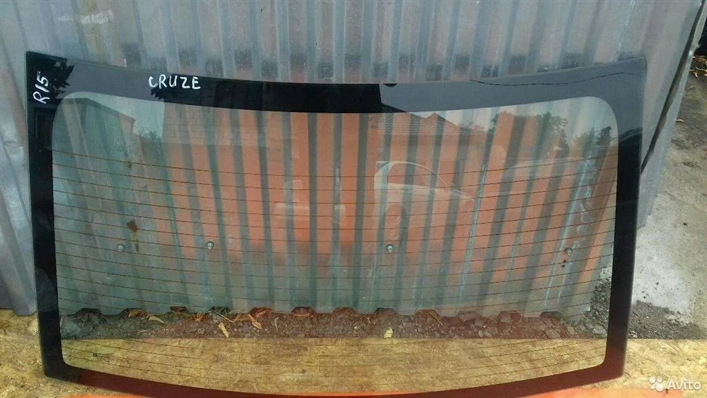Стекло заднее Chevrolet Cruze (2009-2013)
