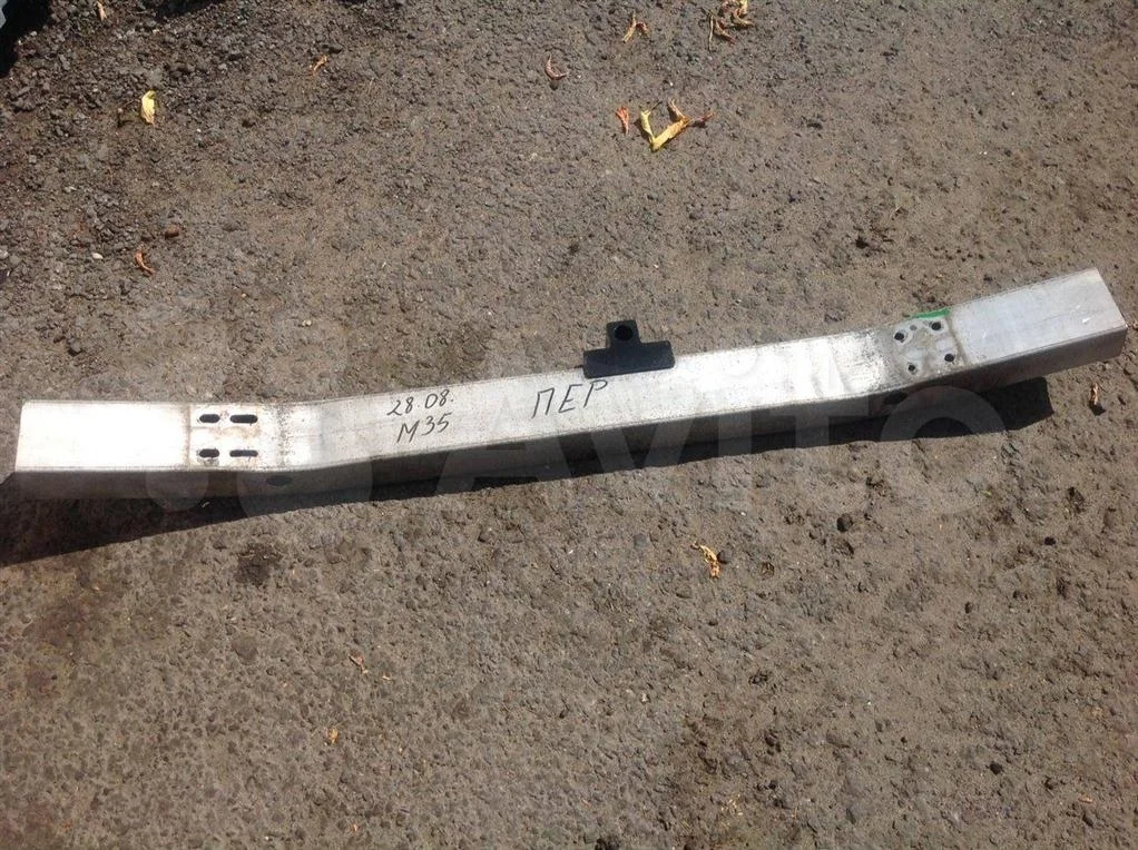 Усилитель переднего бампера Infiniti M (Y50) (200