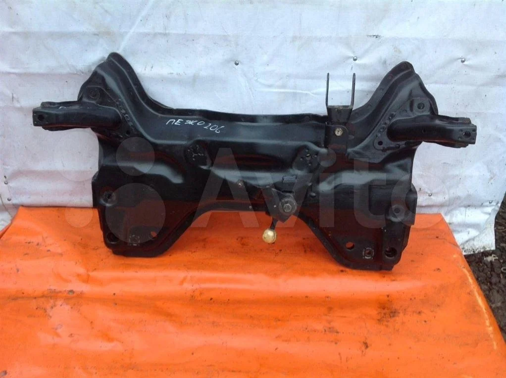 Подрамник передний Peugeot 206 (1998>)