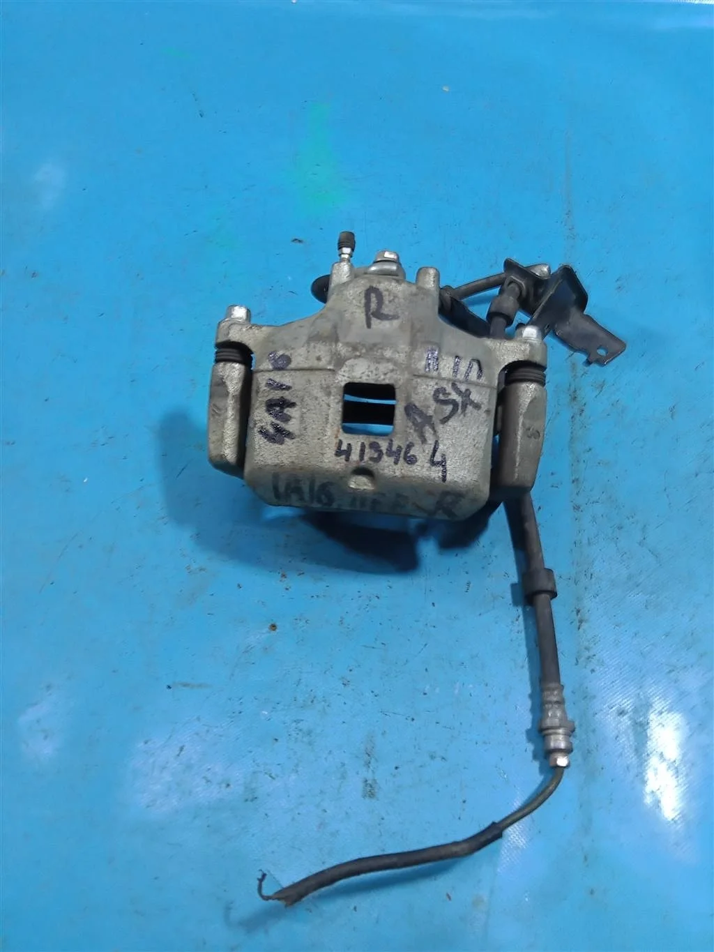 Суппорт тормозной передний правый Mitsubishi ASX