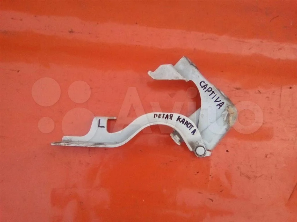 Петля капота левая Chevrolet Captiva C100 (2006-2