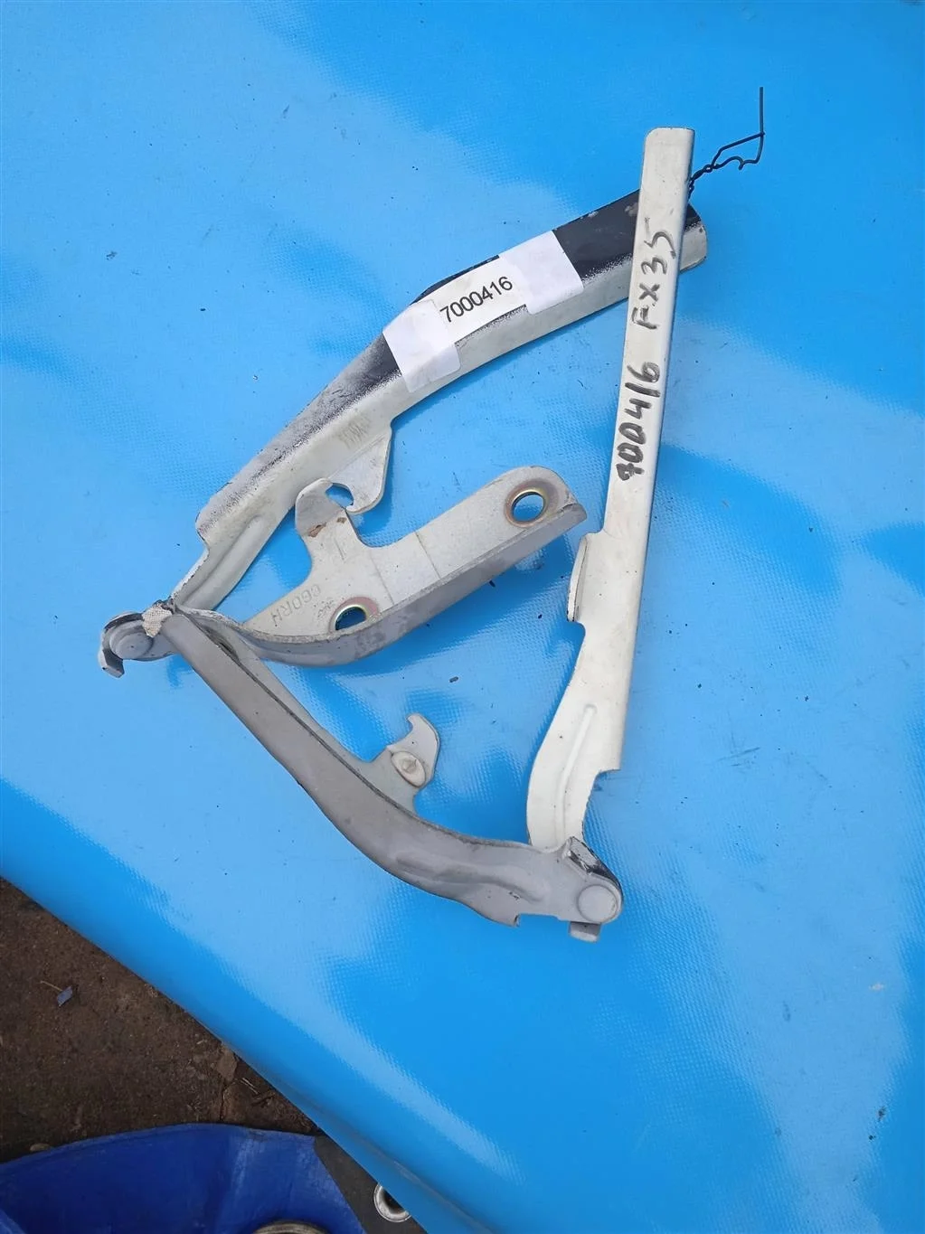 Петля капота левая Infiniti FX (S50) (2003-2007)