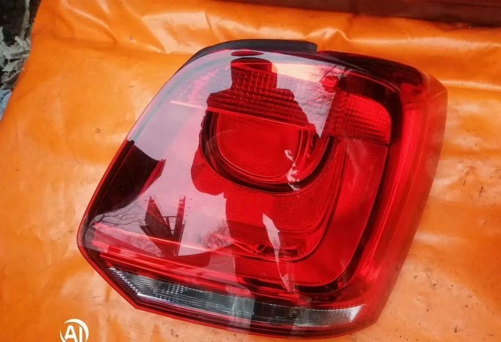 Фонарь задний наружный правый VW Polo 2009-2017