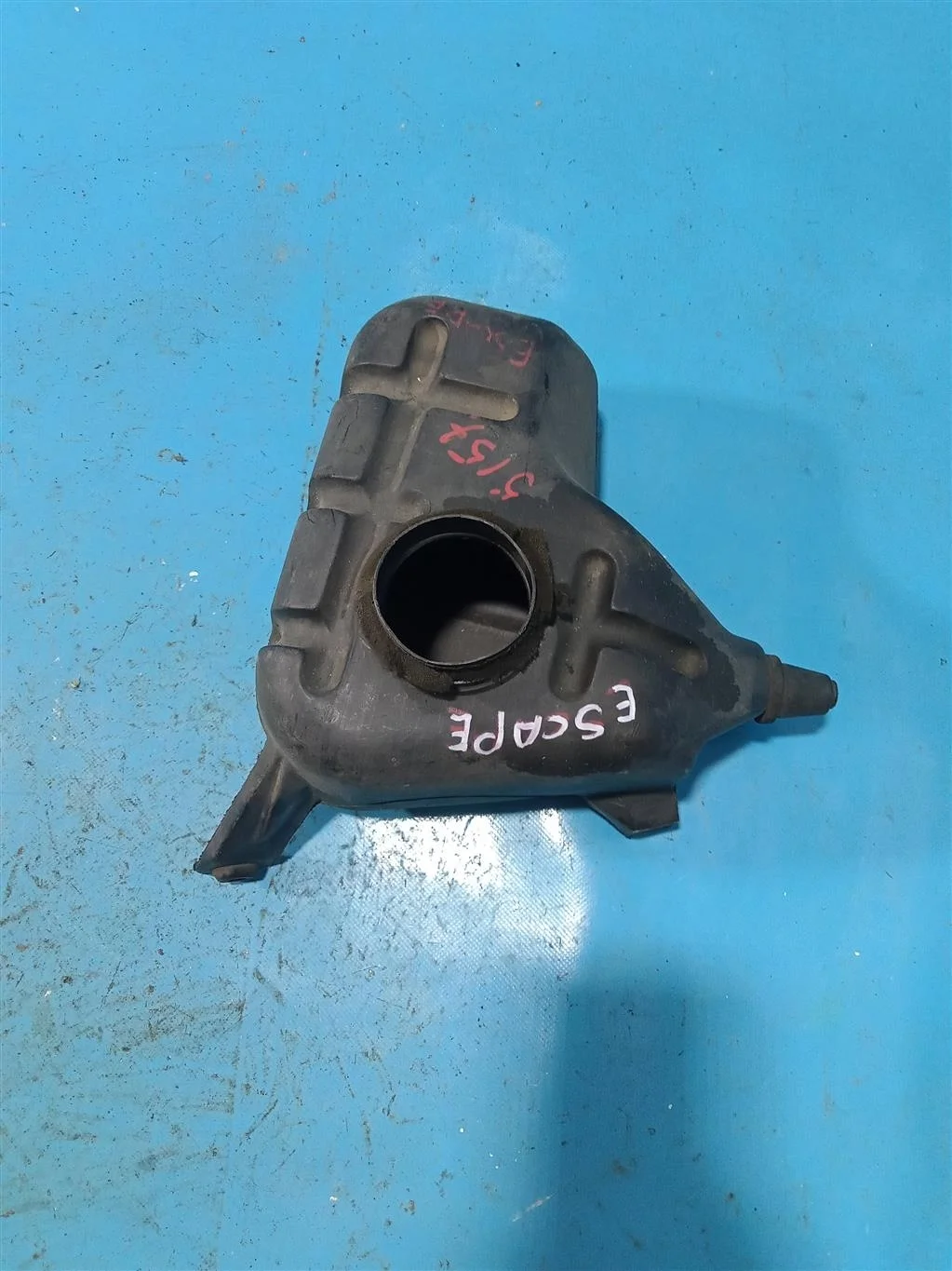 Резонатор воздушного фильтра Ford Escape (2001-20