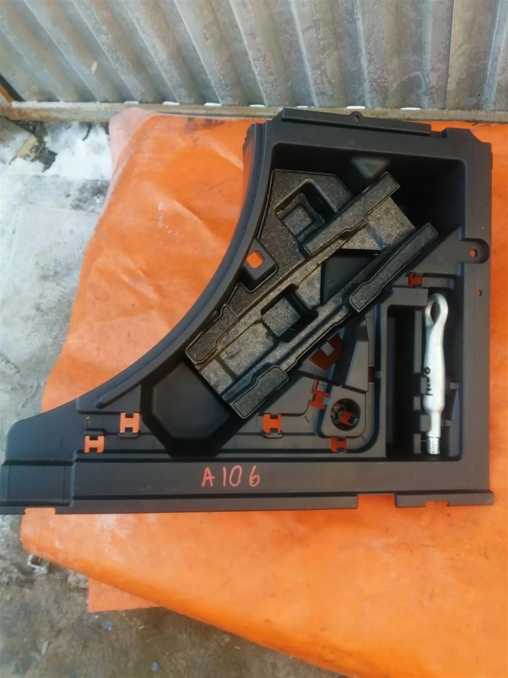 Ящик под инструмент Lexus RX 350/450H (2008-2015)