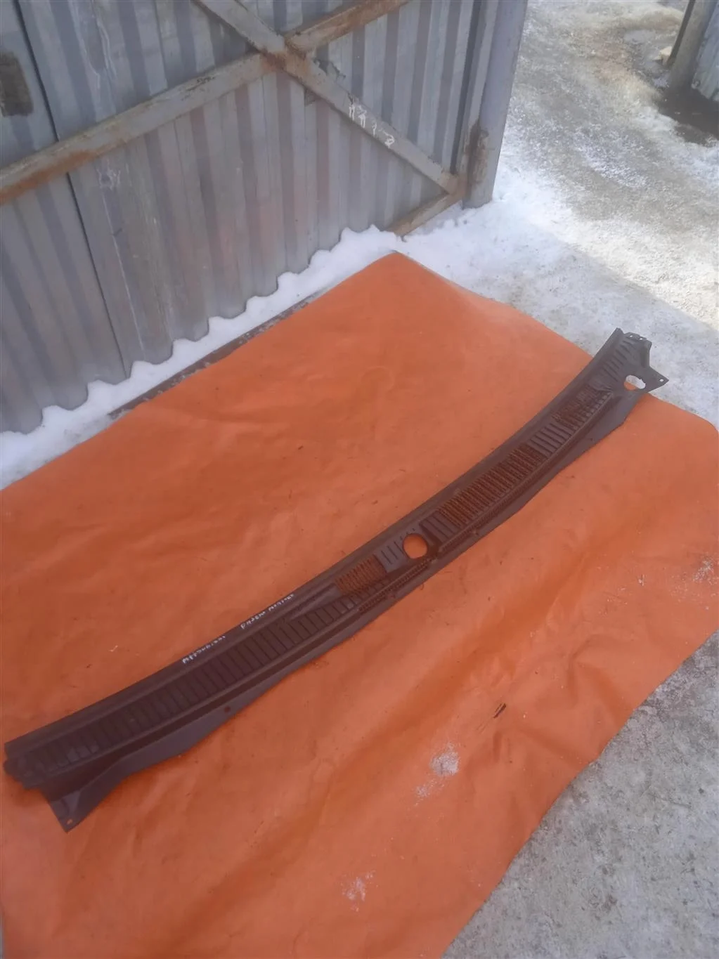 Жабо планка под лобовое стекло Mitsubishi Pajero