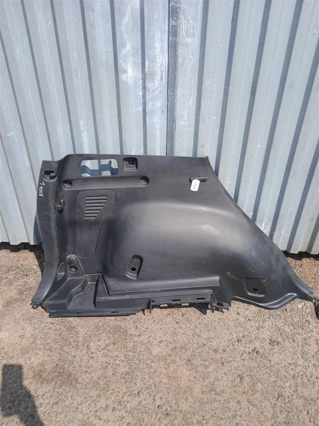 Обшивка багажника левая Toyota RAV 4 (2006-2013)