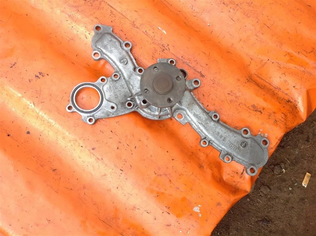 Насос водяной Lexus RX 300/330/350/400h (2003-200