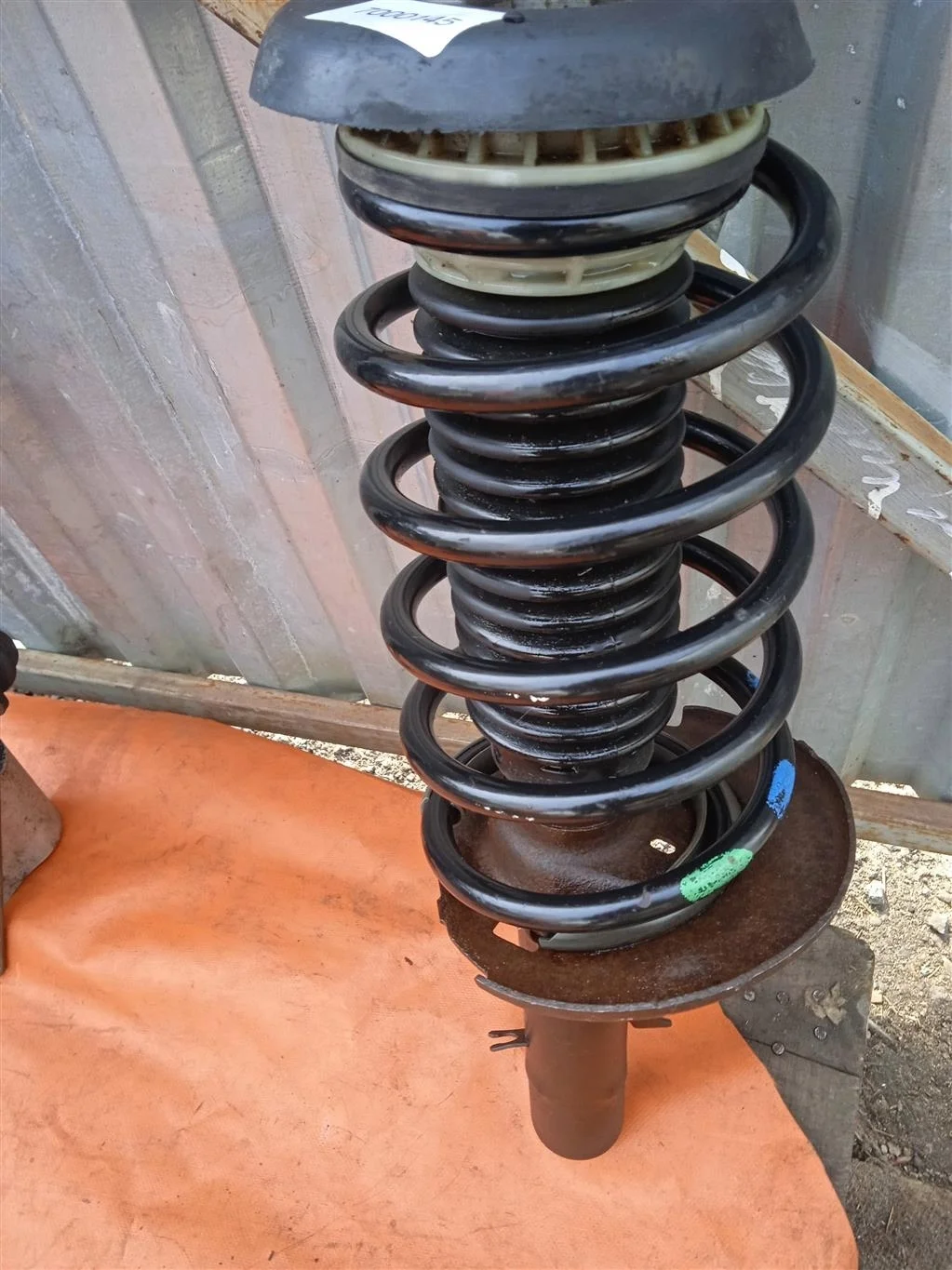 Амортизатор передний левый Peugeot