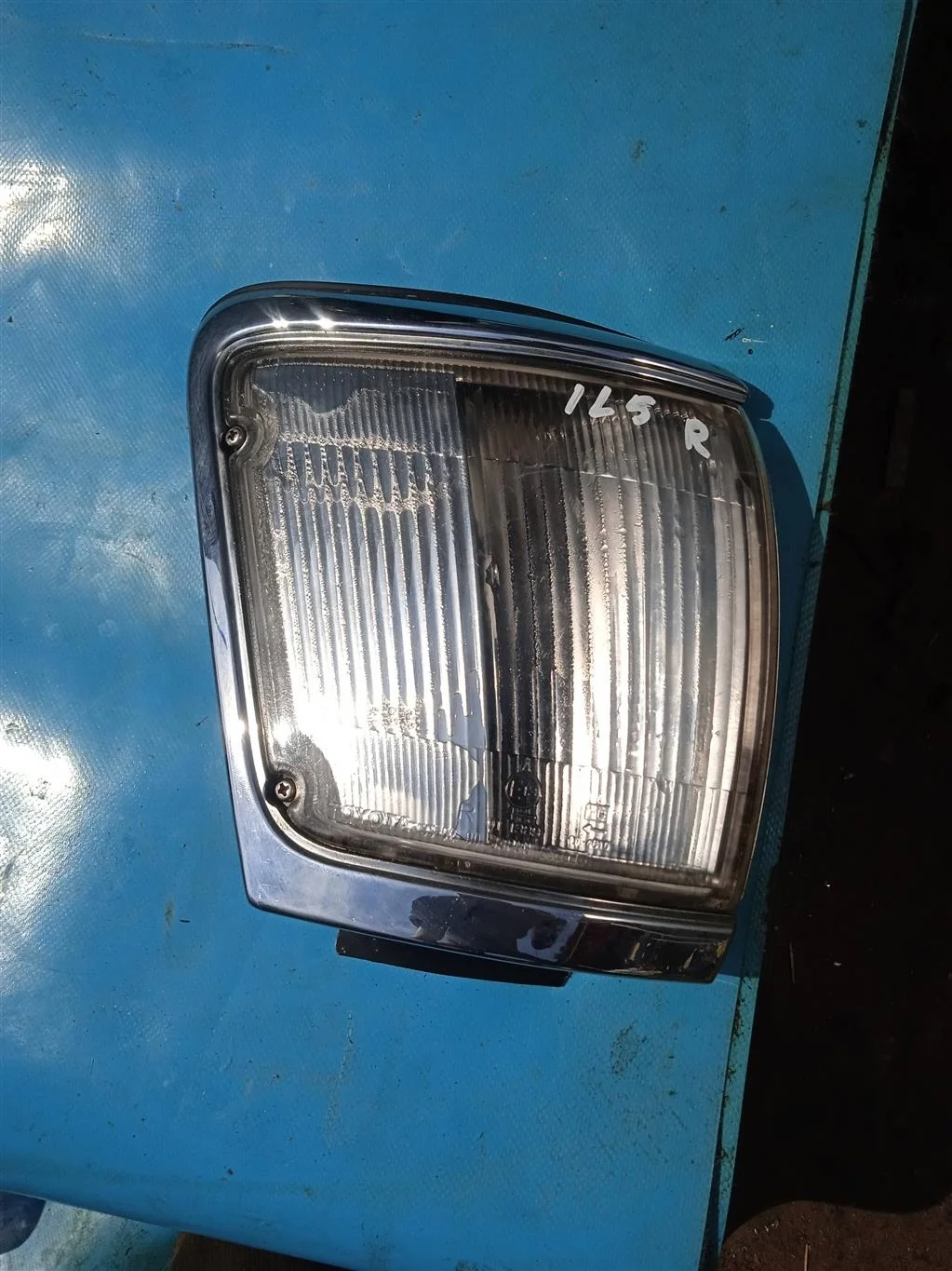 Указатель поворота правый белый Toyota 4 Runner/H