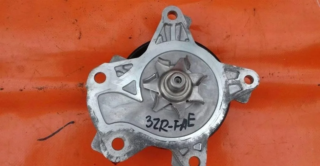 Насос водяной Toyota RAV 4 (2006-2013)