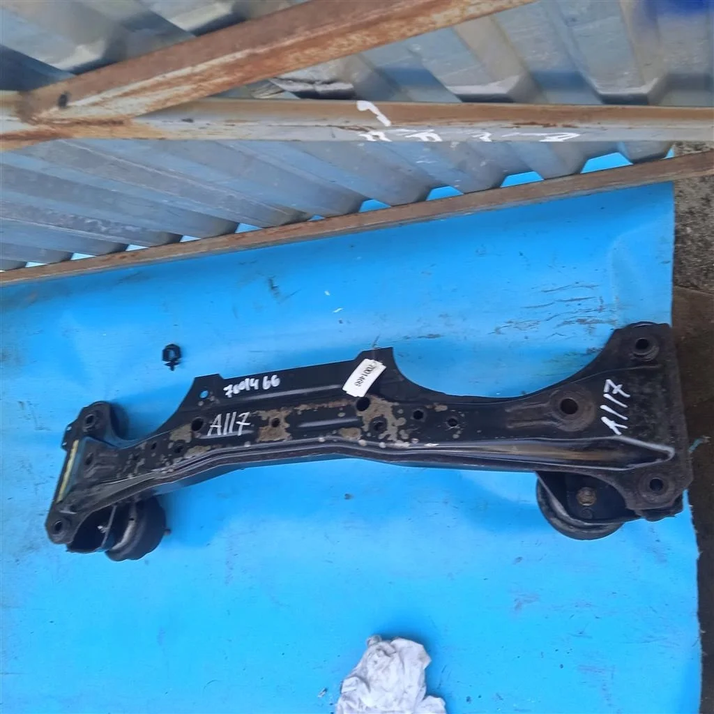 Балка подмоторная  поперечная BMW Z4 E85 (2002-20