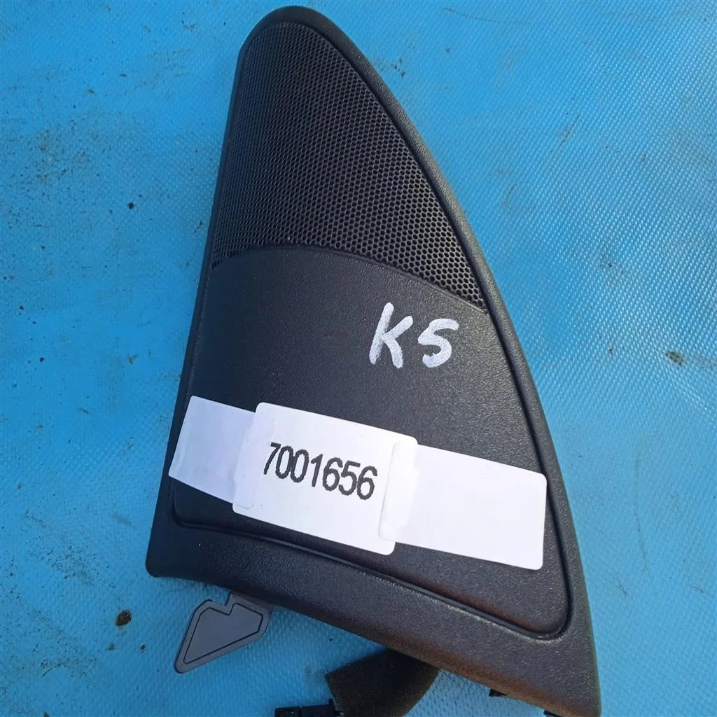 Крышка зеркала внутренняя левая под динамик Land