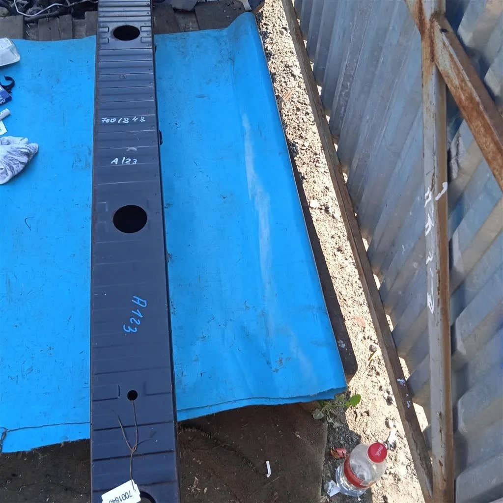 Усилитель заднего бампера Land Rover Range Rover