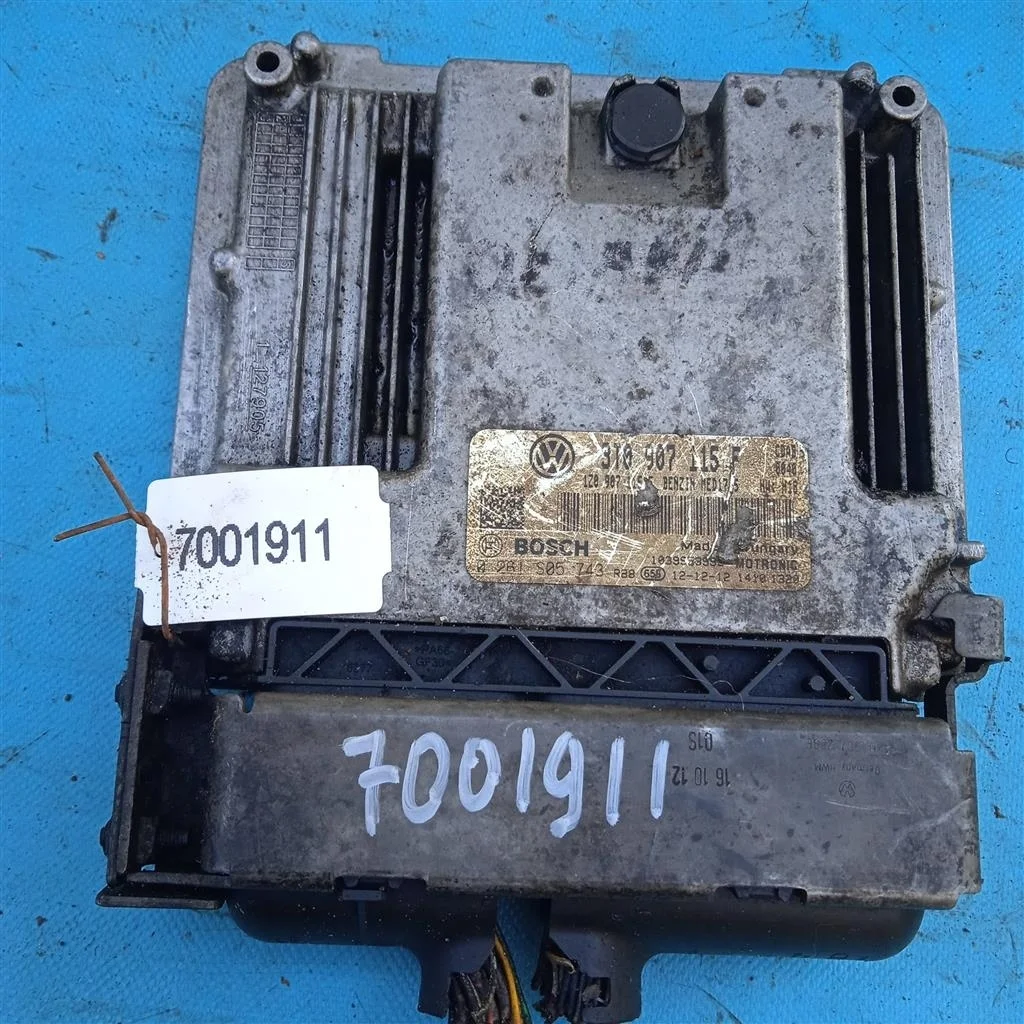 Блок управления  двигателя Skoda Superb 2008-