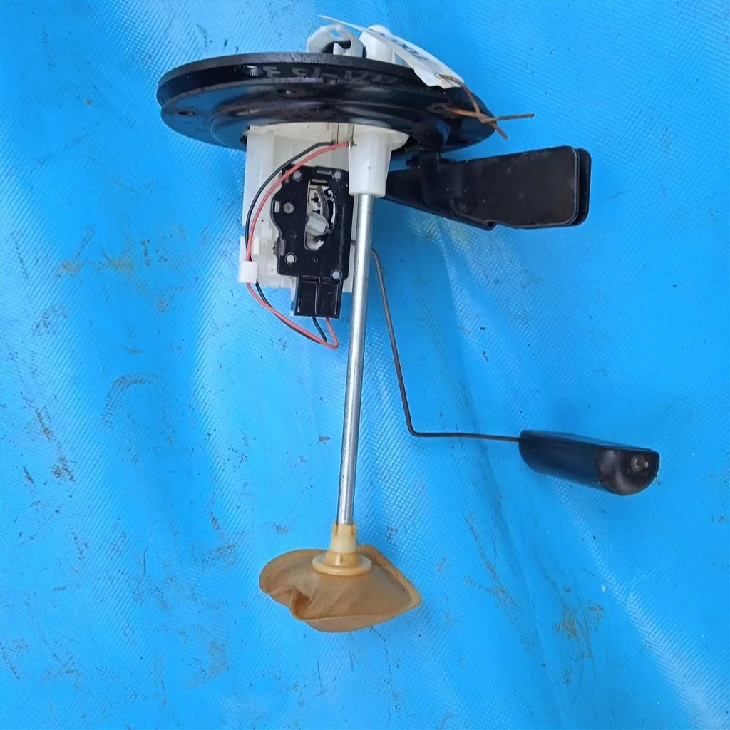 Насос топливный в сборе с колбой Subaru Impreza (