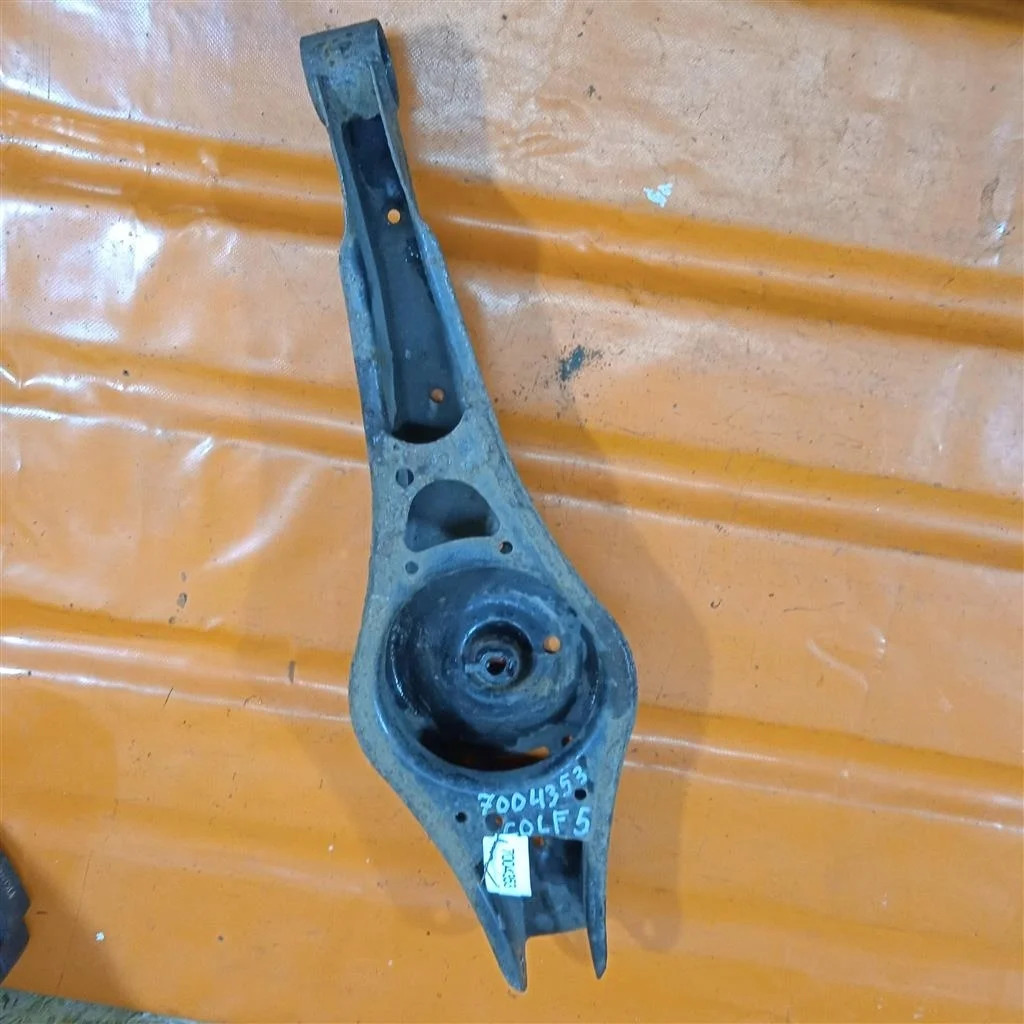 Рычаг задний нижний VW Golf V (2003-2009)