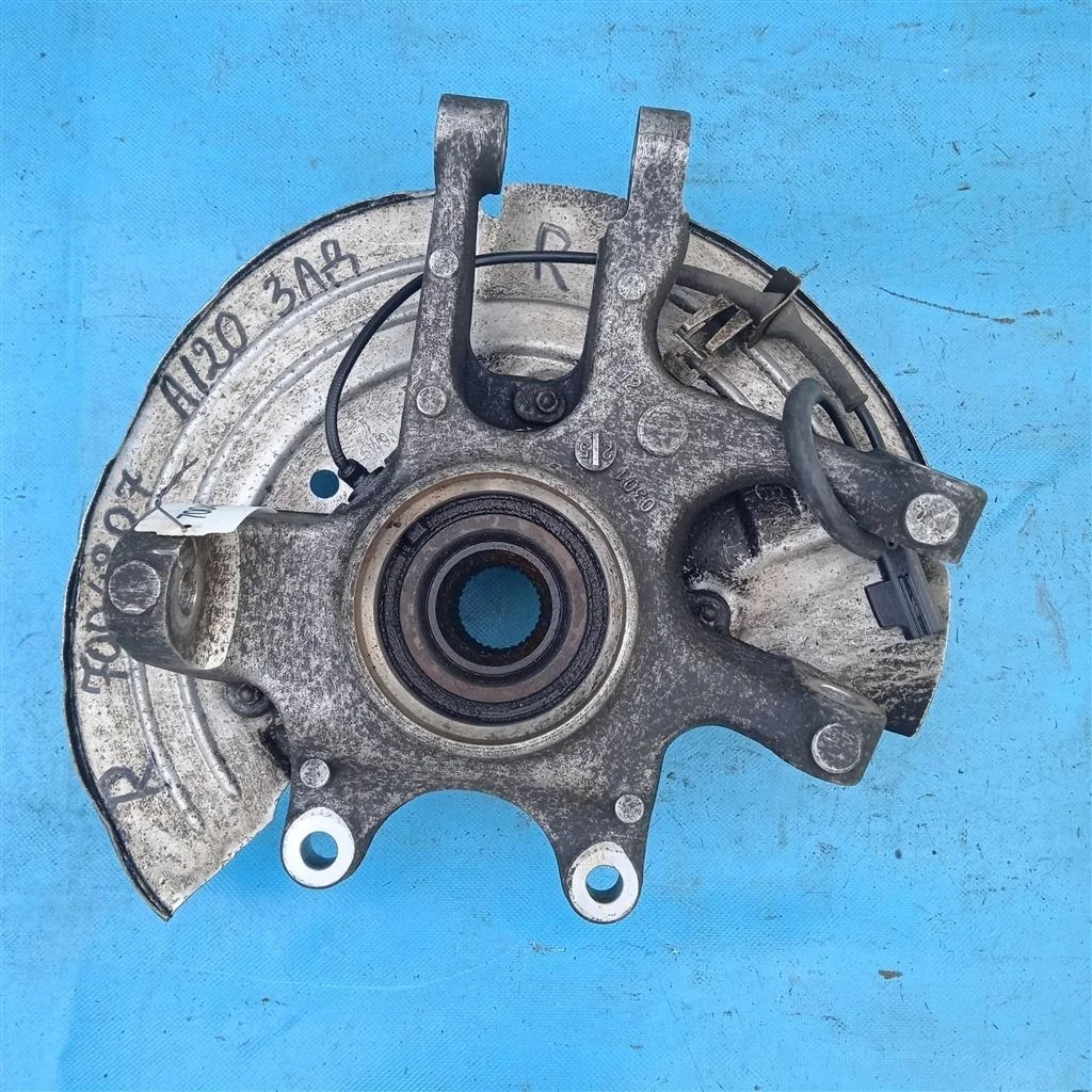 Кулак  задний правый Jaguar XF, X250 (2008-2015)