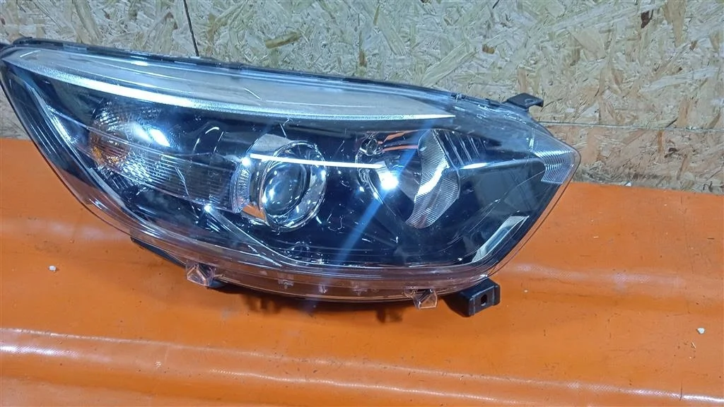 Фара правая Renault Captur I (J5, H5) 2013.06-