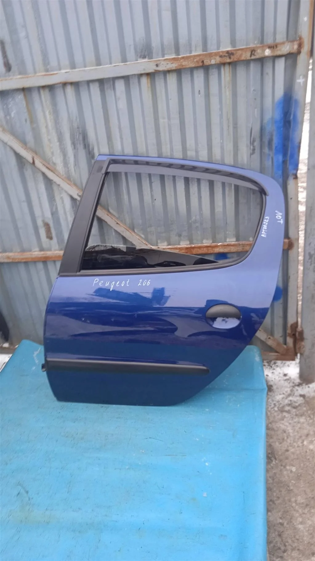 Дверь задняя левая Peugeot 206 (1998>)