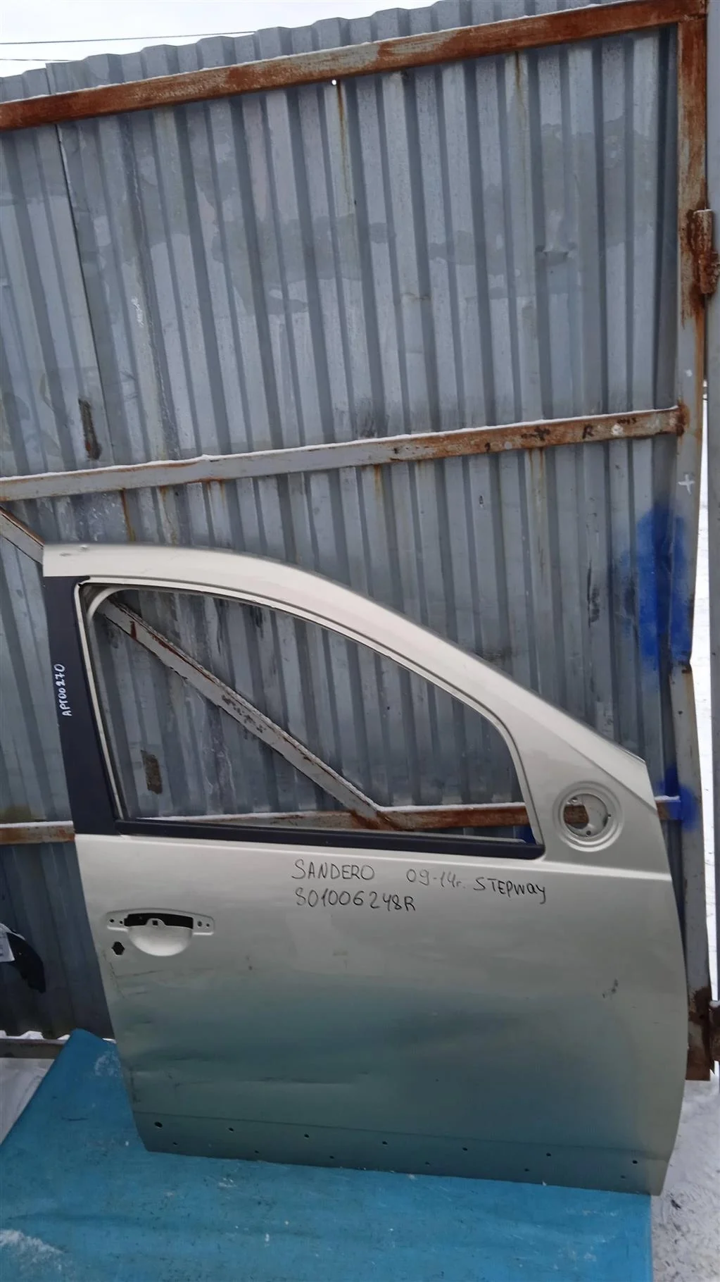 Дверь передняя правая Renault Sandero 2009-
