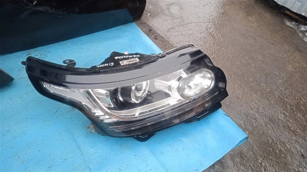 Фара правая Land Rover RANGE ROVER VOGUE