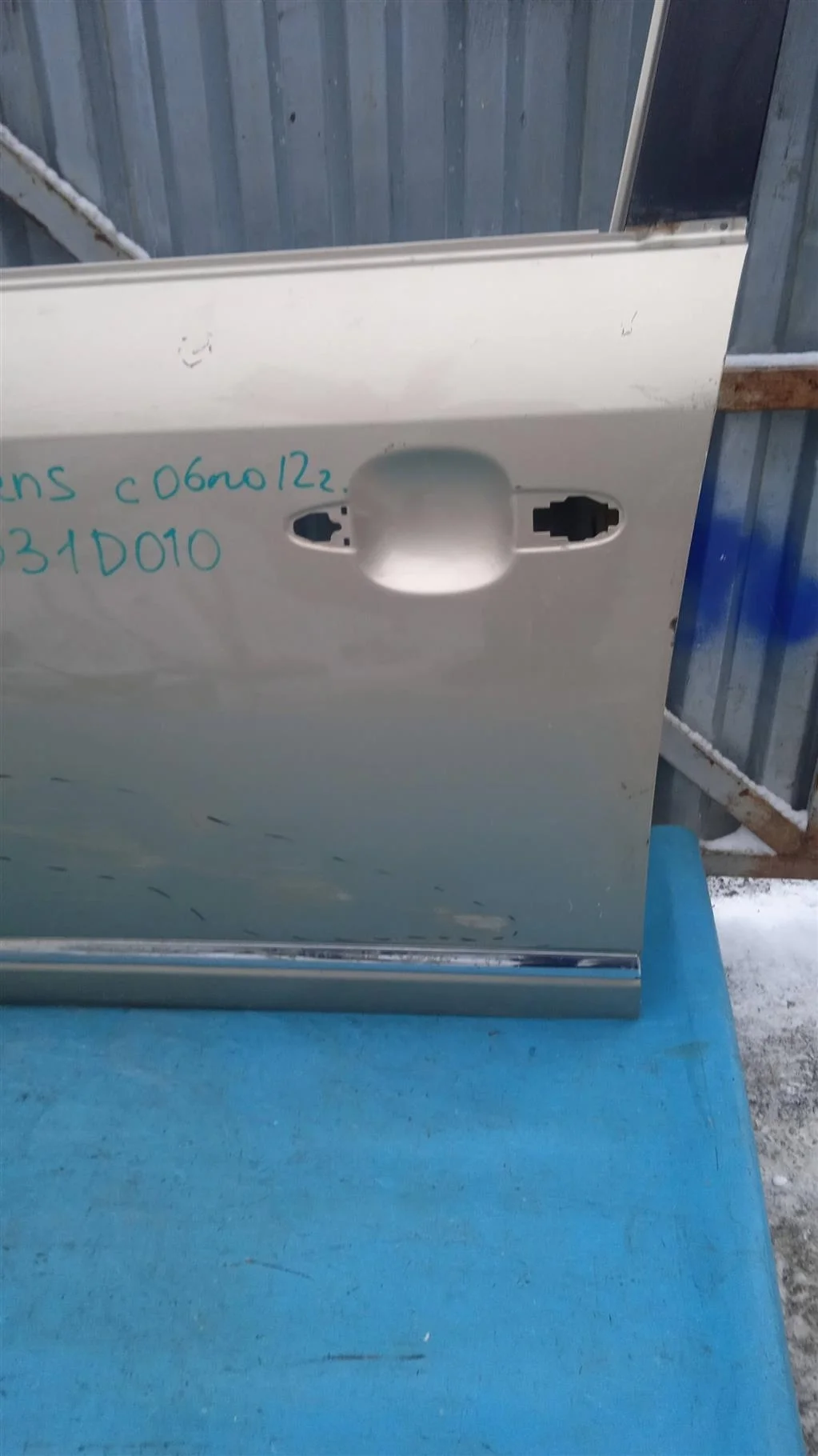 Дверь передняя левая Kia Carens (2006-2012)