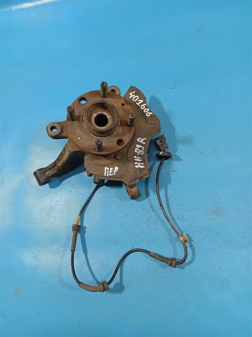 Кулак поворотный передний правый Chevrolet Aveo T