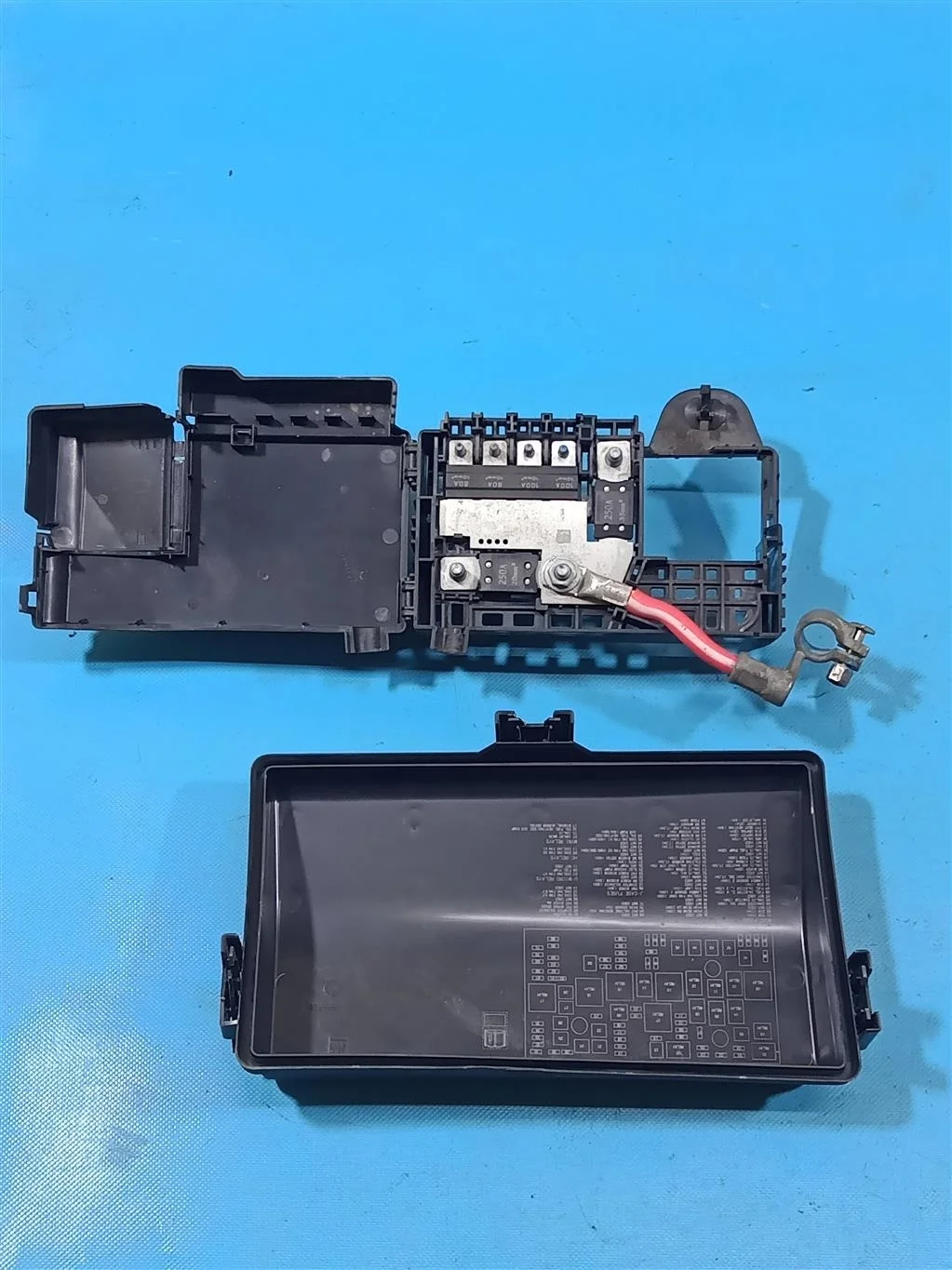 Блок предохранителей Chevrolet Cruze (2009-2013)