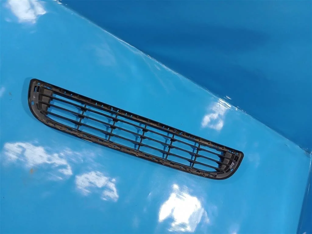 Решетка в бампер центральная Citroen Berlingo B9