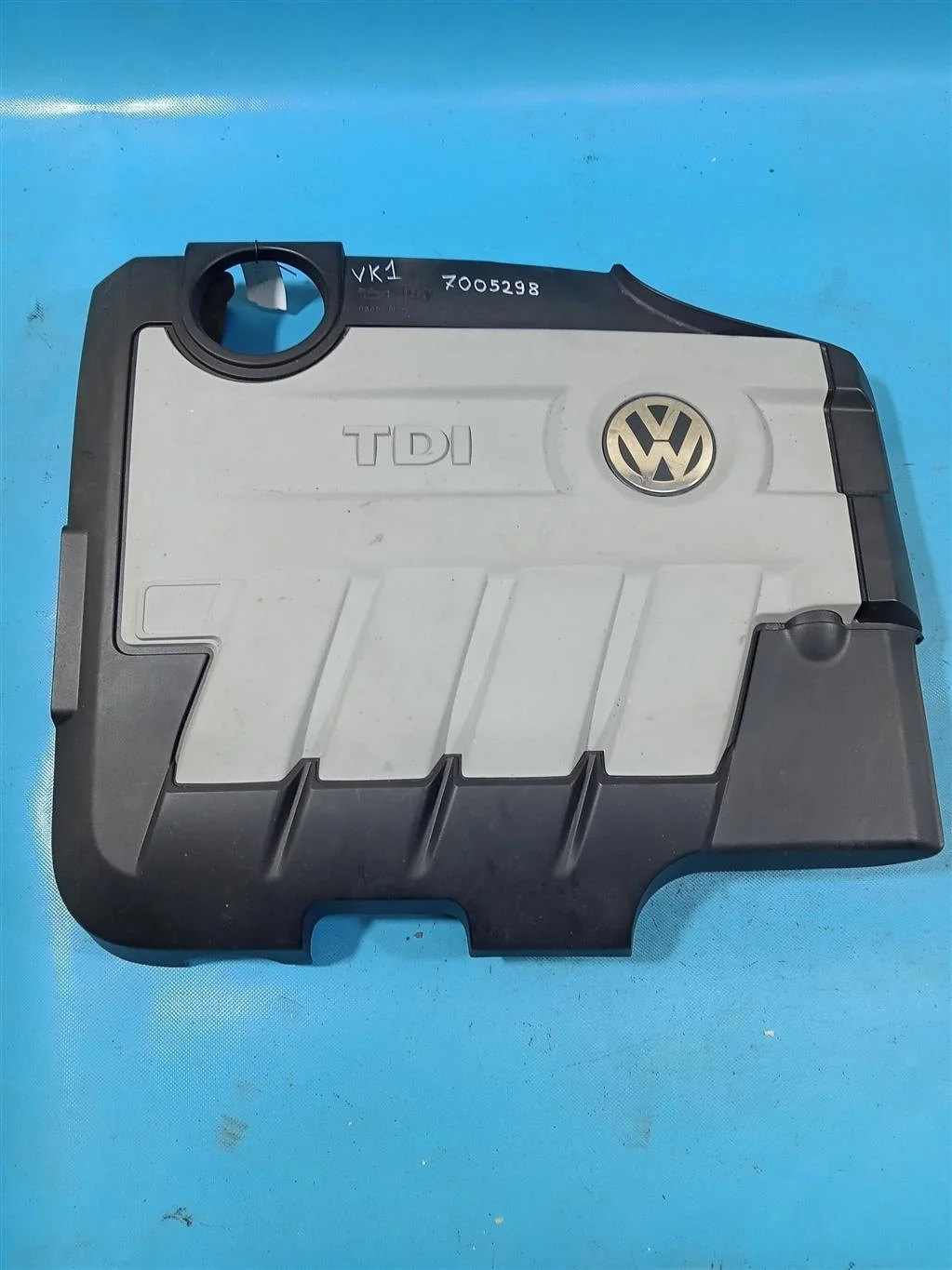 Крышка двигателя декоративная VW Tiguan (2011-201
