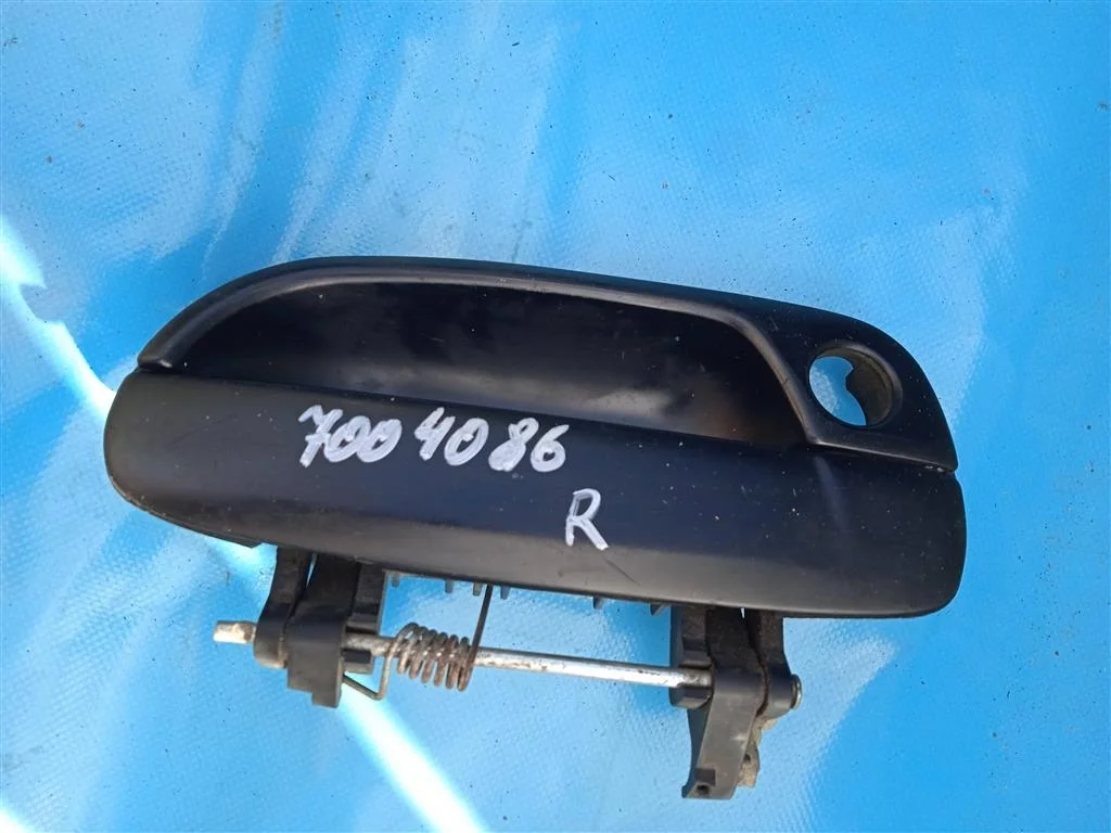 Ручка двери наружная правая Hyundai Accent II+ТАГ