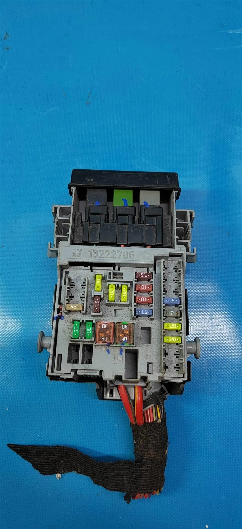 Блок предохранителей салонный передний Opel Astra