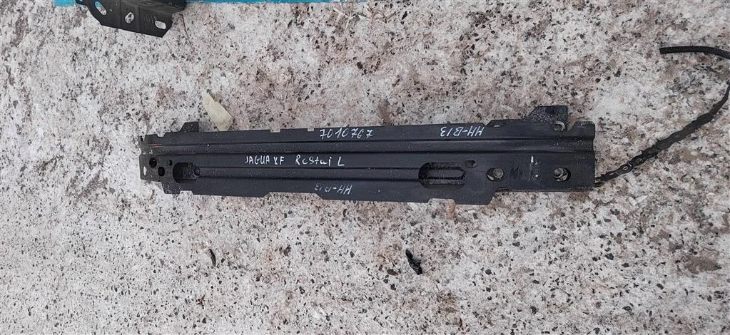 Усилитель переднего бампера Jaguar XF, X250 (2008