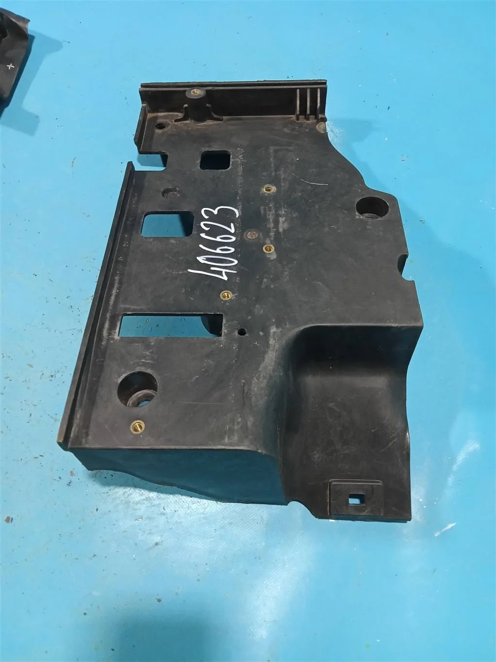 Площадка под аккумулятор Land Rover RANGE ROVER S