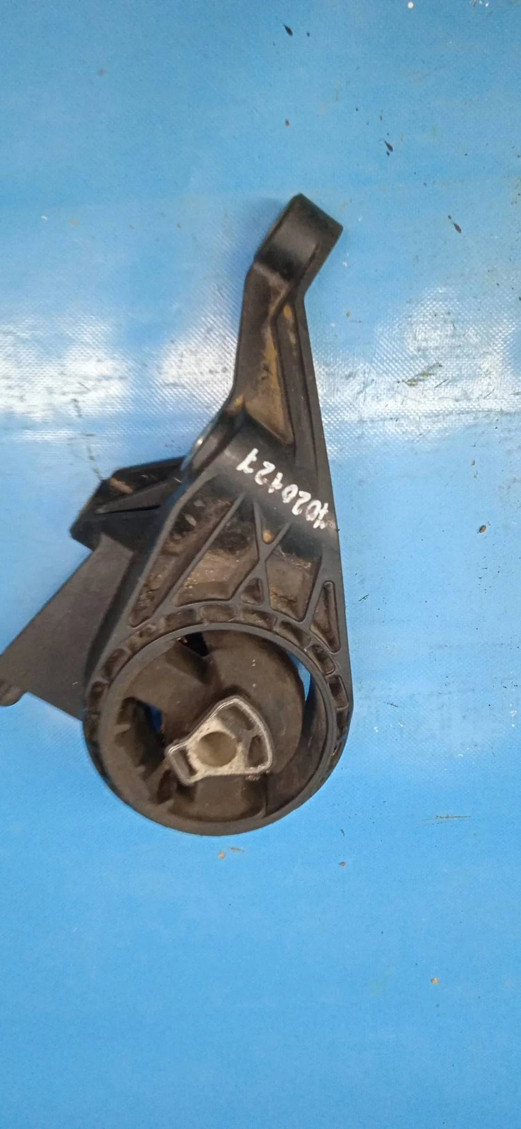 Опора двигателя передняя Opel Astra J (2009-2015)