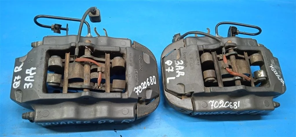 Суппорт тормозной задний правый Audi Q7 (2006-201