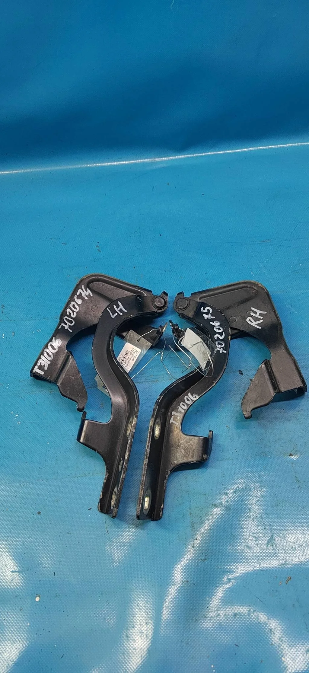 Петля капота левая Opel Antara (2006-2015)