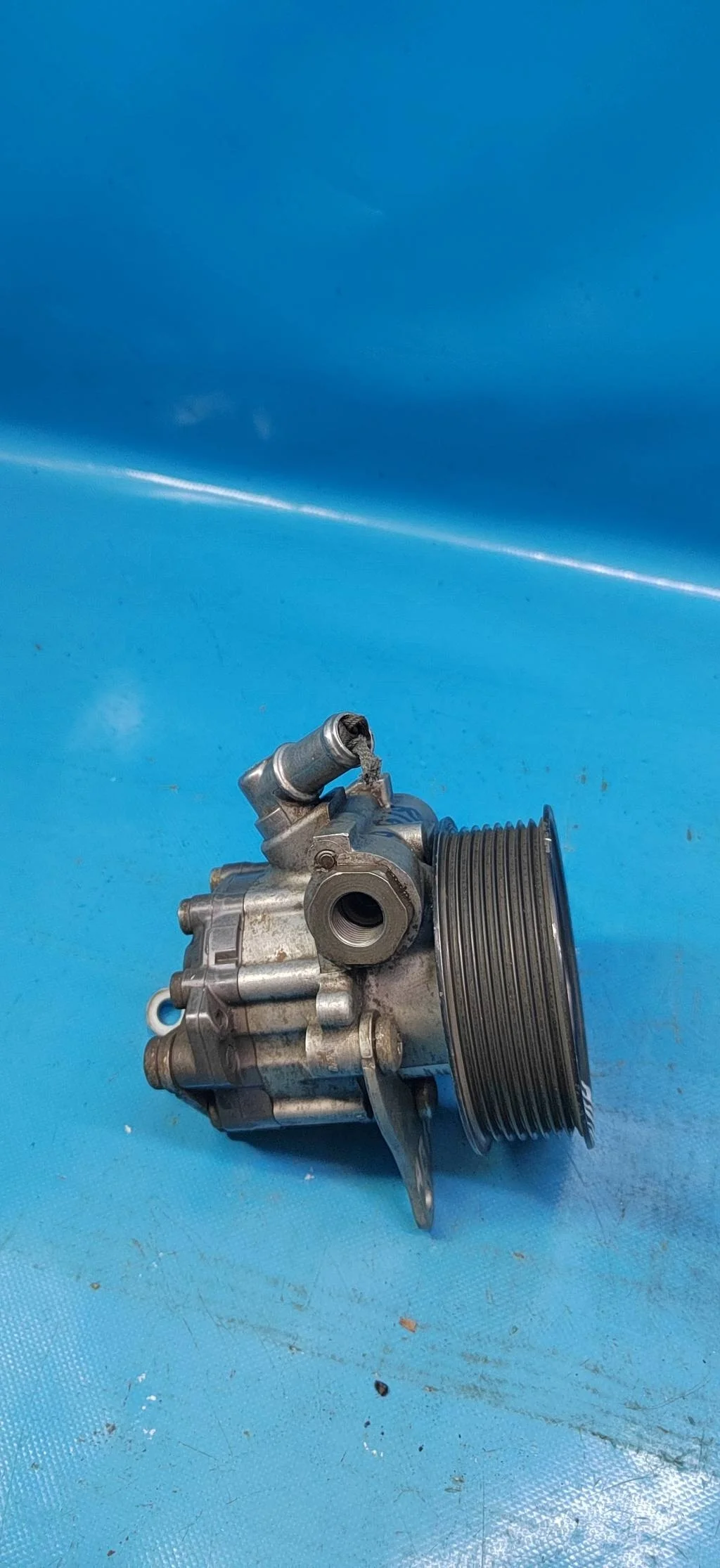 Насос гидроусилителя ГУР Land Rover Range Rover I