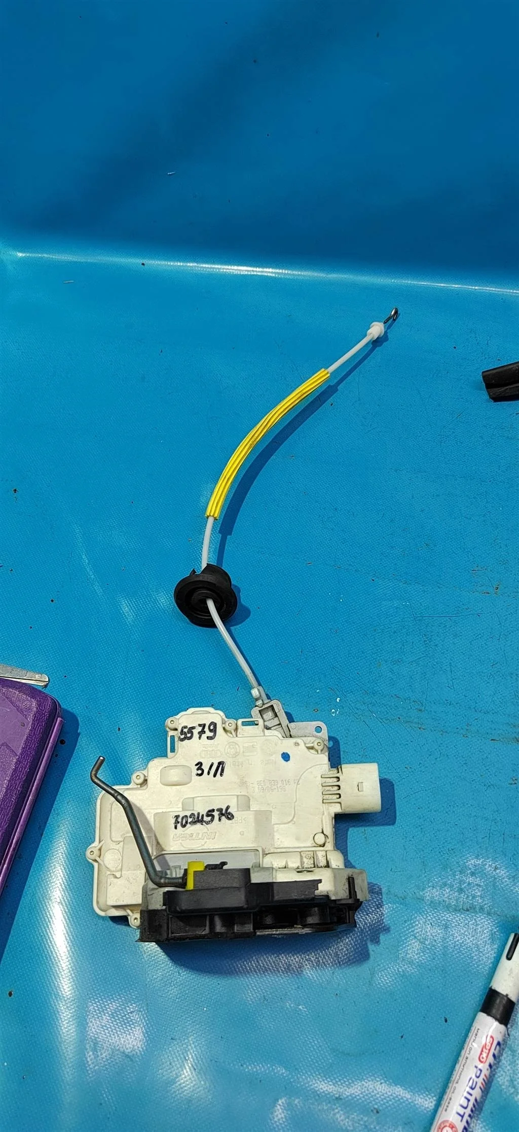 Замок двери задней правой Audi A4 B7 (2005-2007)