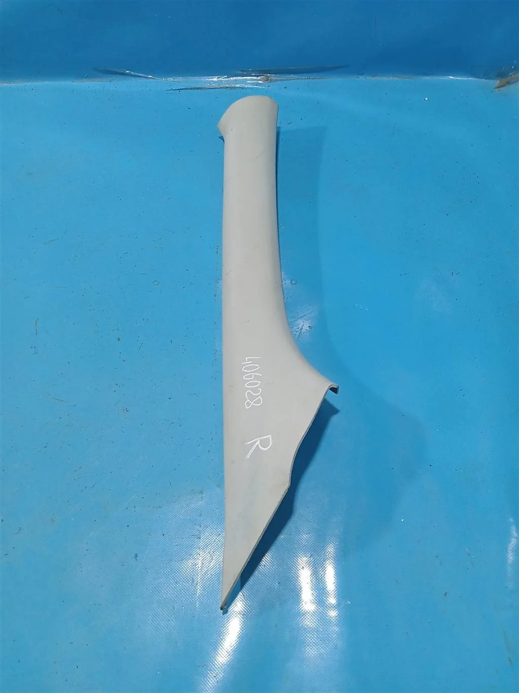 Обшивка стойки передней правой VW Polo 2009-2017