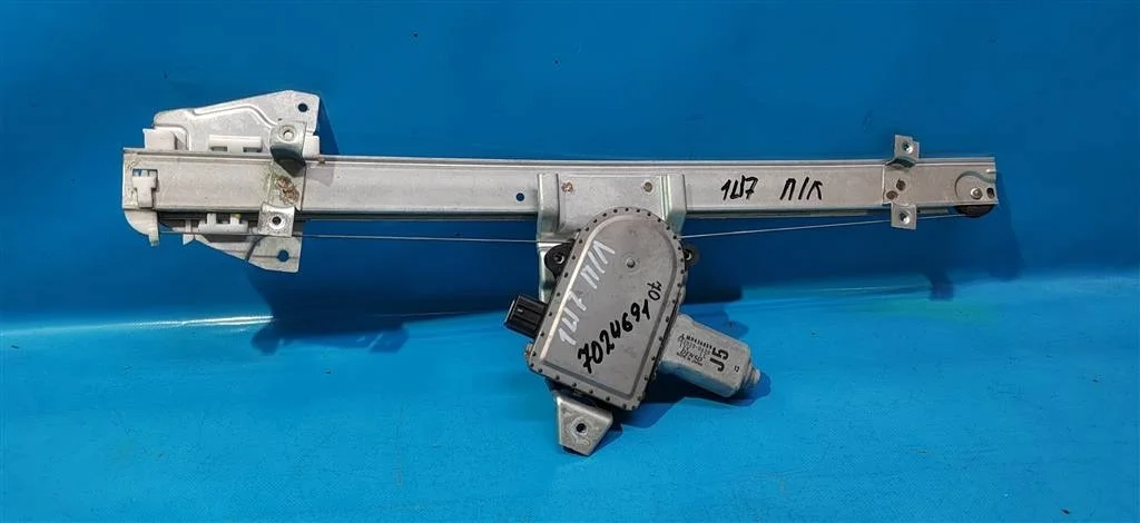 Стеклоподъемник электро передний левый Mitsubishi