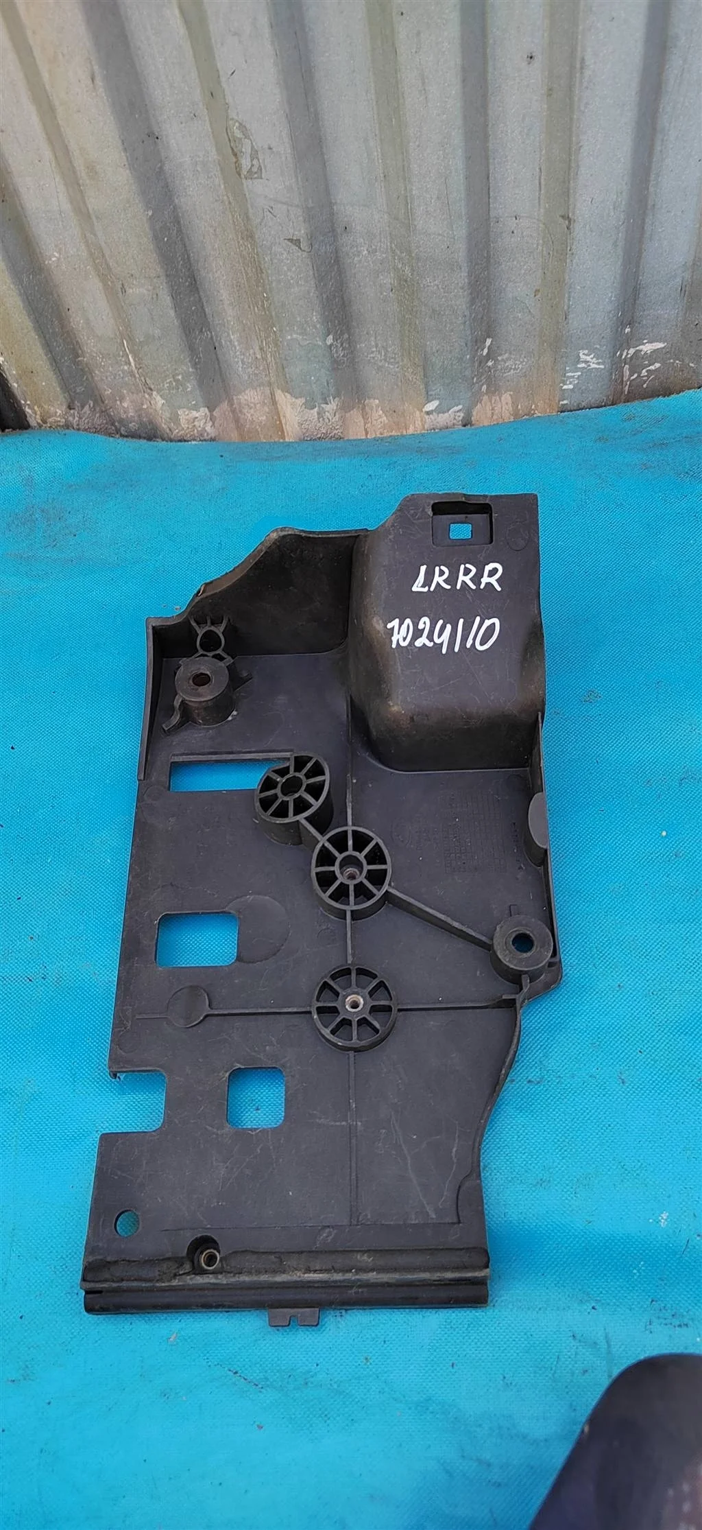 Площадка под аккумулятор Land Rover RANGE ROVER S