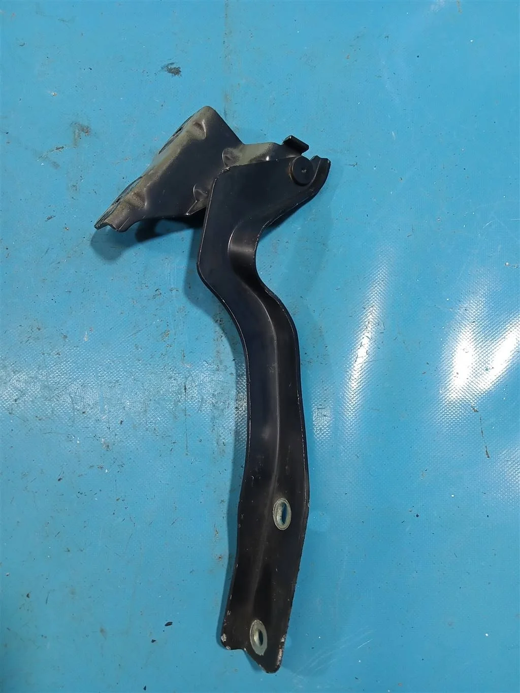 Петля капота левая Nissan Qashqai J10 (2006-2014)